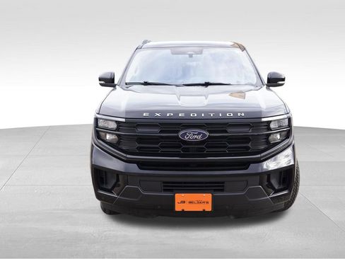 Certified 2025 Ford Expedition Active AWD/4WD image 12