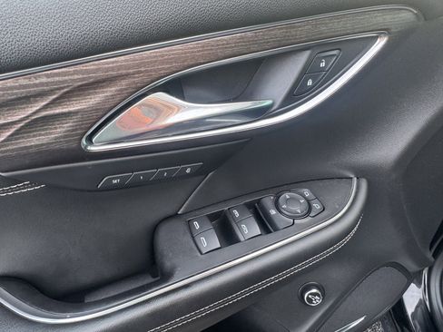 Used 2022 Buick Envision Avenir w/ Technology Package II image 13