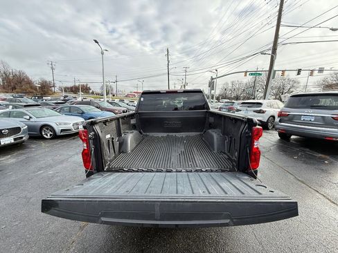Used 2024 Chevrolet Silverado 1500 LT AWD/4WD image 25