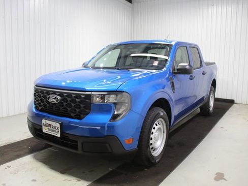 Used 2025 Ford Maverick XL w/ Equipment Group 102A AWD/4WD image 3