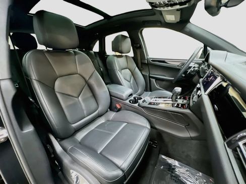 Certified 2023 Porsche Macan S AWD/4WD image 30