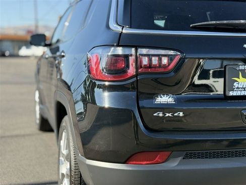 Used 2022 Jeep Compass Latitude AWD/4WD image 14