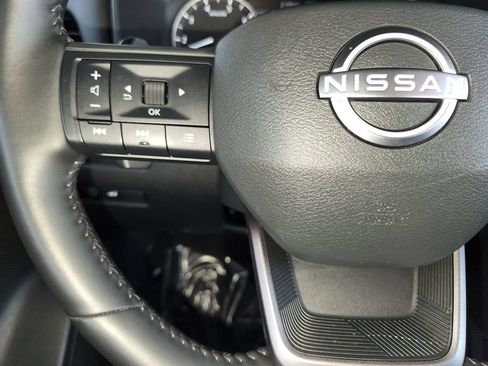 Used 2025 Nissan Rogue SV AWD/4WD image 24