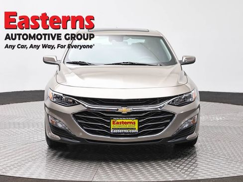 Used 2024 Chevrolet Malibu LT FWD image 2