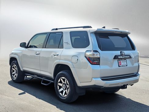 Used 2022 Toyota 4Runner TRD Off-Road AWD/4WD image 3