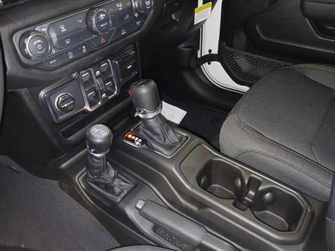 New 2026 Jeep Gladiator Sport AWD/4WD image 25