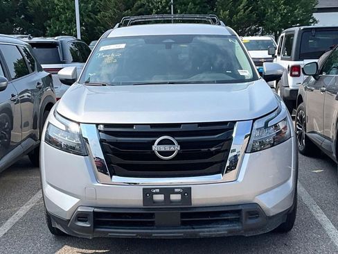Used 2024 Nissan Pathfinder SV w/ Cargo Package AWD/4WD image 2