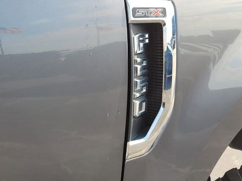 Used 2022 Ford F250 XL w/ STX Appearance Package image 13