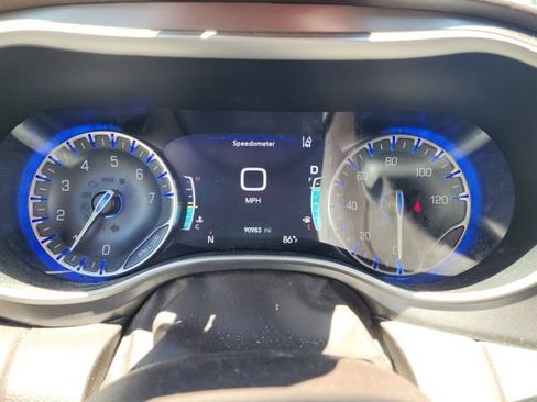 Used 2019 Chrysler Pacifica Touring Plus w/ Advanced Safetytec Group FWD image 38