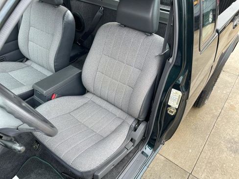 Used 1994 Nissan Pickup XE image 22