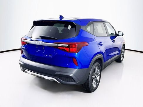 Certified 2023 Kia Seltos LX image 5