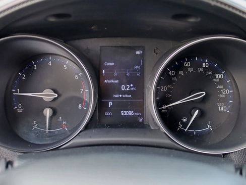 Used 2019 Toyota C-HR LE image 18