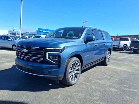 New 2026 Chevrolet Suburban High Country AWD/4WD image 1