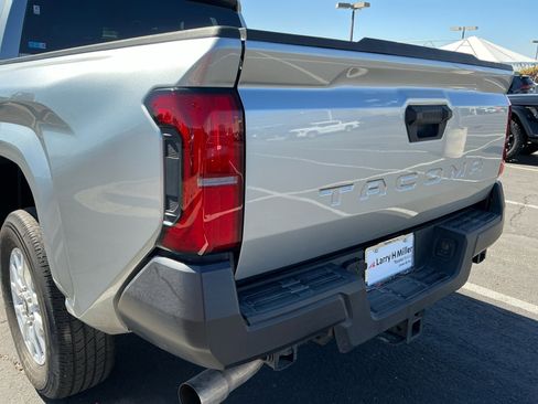 Certified 2025 Toyota Tacoma SR image 24