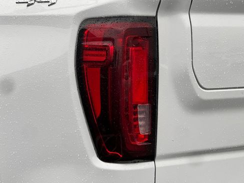 Used 2024 GMC Sierra 1500 SLT image 46