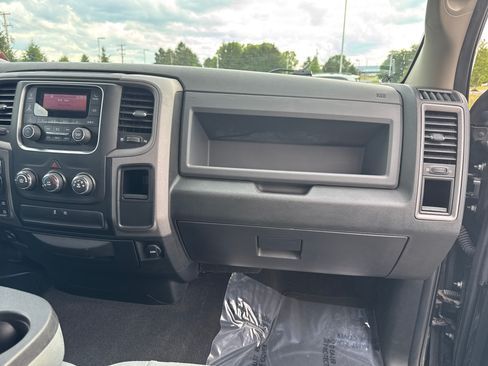 Used 2018 RAM 1500 Express AWD/4WD image 15