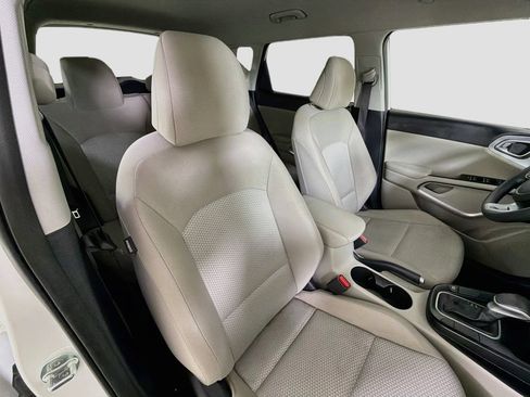 Used 2025 Kia Soul LX w/ LX Technology Package FWD image 28