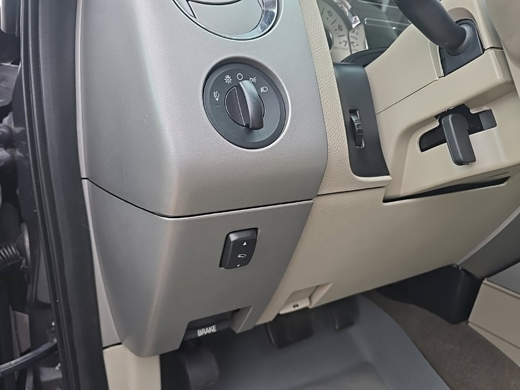 Used 2011 Ford Expedition Limited AWD/4WD image 14