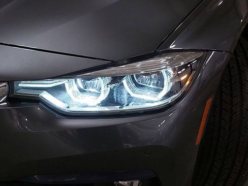 Used 2017 BMW 330i Sedan image 32
