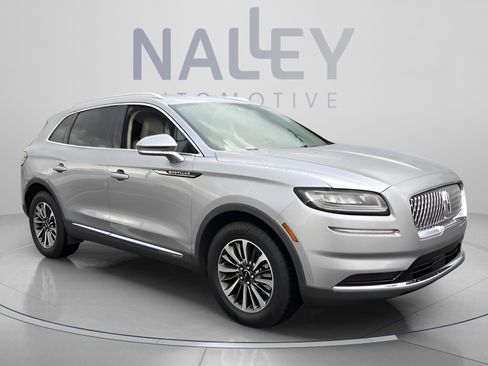 Used 2023 Lincoln Nautilus FWD w/ Premium Package image 7