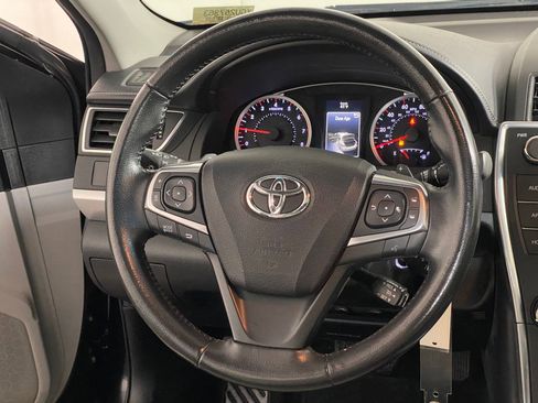 Used 2016 Toyota Camry SE w/ Moonroof Package image 17