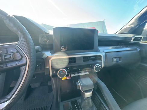 Used 2025 Toyota Tacoma SR5 AWD/4WD image 14
