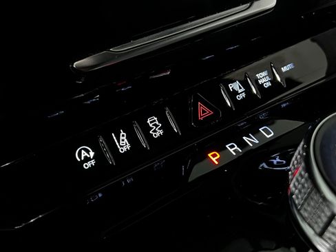 Used 2024 Jeep Wagoneer Series II w/ Flexible Seating Group image 23