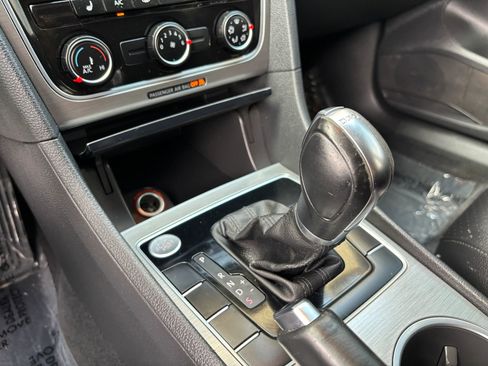 Used 2014 Volkswagen Passat TDI SE image 24