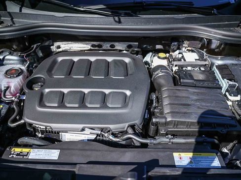 New 2026 Volkswagen Tiguan SE R-Line image 40