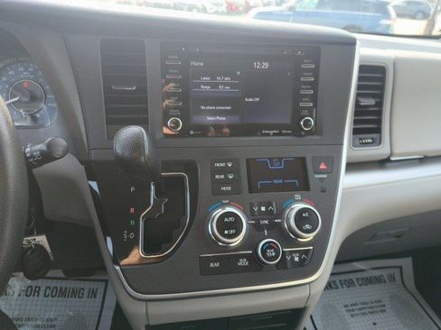 Used 2020 Toyota Sienna LE image 20
