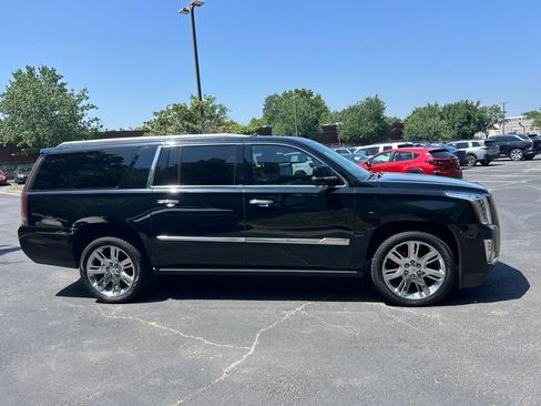 Used 2015 Cadillac Escalade ESV Premium AWD/4WD image 2