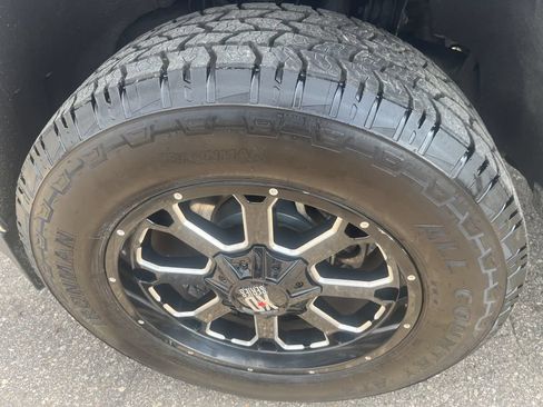 Used 2015 Chevrolet Silverado 2500 W/T AWD/4WD image 11
