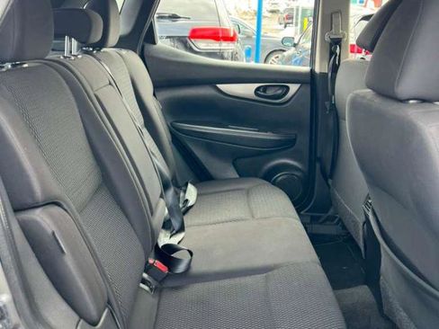 Used 2021 Nissan Rogue Sport S image 29