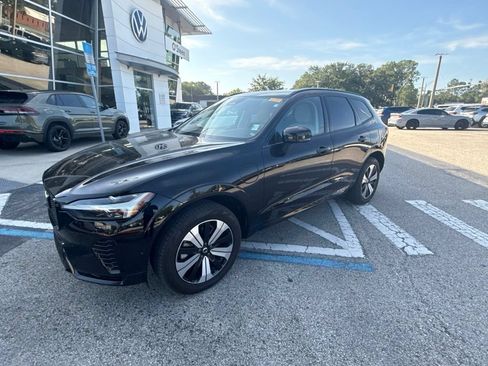 Used 2025 Volvo XC60 T8 Plus w/ Protection Package Premier AWD/4WD image 4