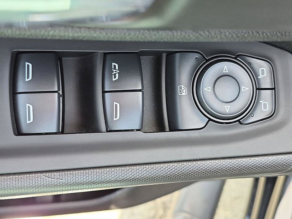 Certified 2025 Chevrolet Silverado 2500 Custom AWD/4WD image 13