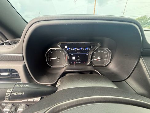 Used 2021 GMC Yukon AT4 w/ Rear Media and Nav Package AWD/4WD image 17