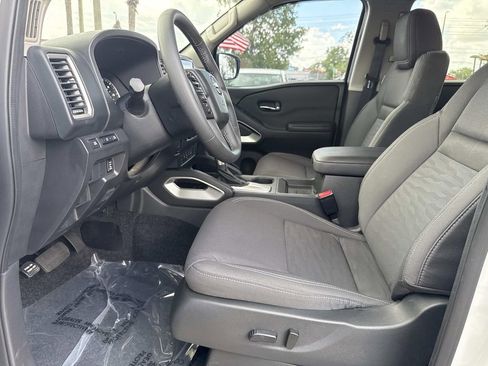 Used 2024 Nissan Frontier SV w/ SV Convenience Package image 20
