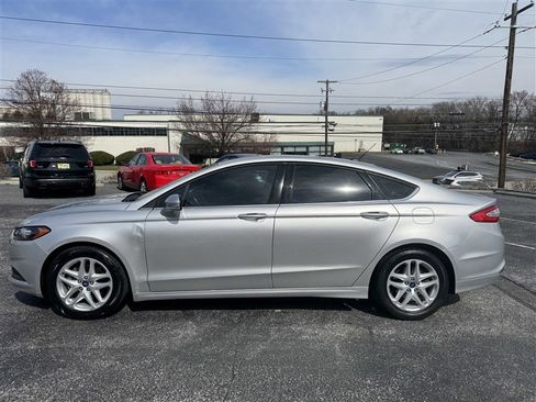 Used 2015 Ford Fusion SE image 5