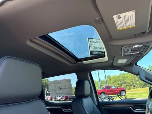 New 2026 GMC Sierra 1500 Denali w/ Denali Reserve Package image 13