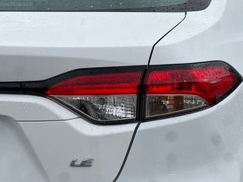 Used 2023 Toyota Corolla LE image 32