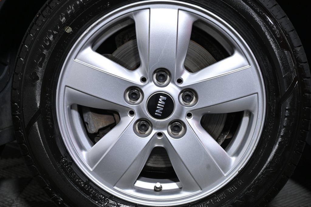 Used 2015 MINI Cooper 2-Door Hardtop FWD image 30