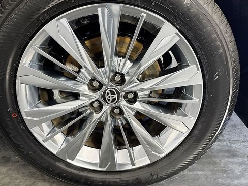 Used 2024 Toyota Grand Highlander Platinum image 37