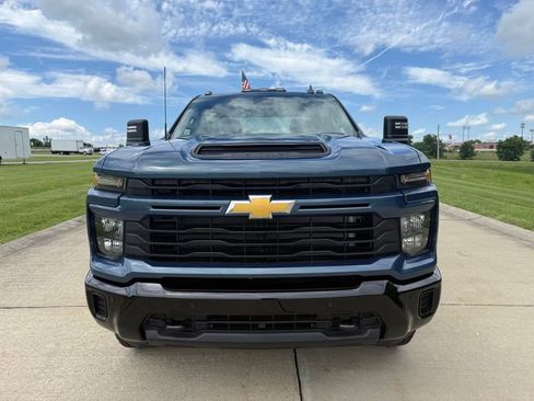 New 2026 Chevrolet Silverado 2500 Custom w/ Custom Value Package AWD/4WD image 10