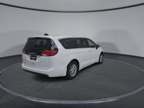 New 2027 Chrysler Pacifica LX FWD image 14