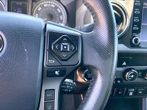 Used 2020 Toyota Tacoma TRD Sport w/ Technology Package AWD/4WD image 24