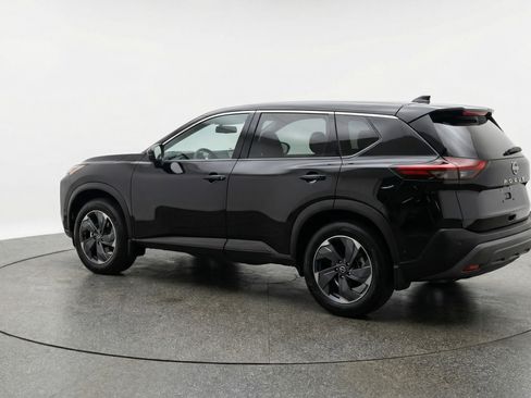 Used 2025 Nissan Rogue SV image 6