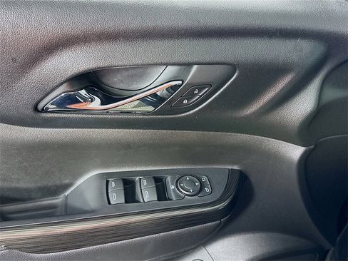 Used 2017 GMC Acadia SLT image 9