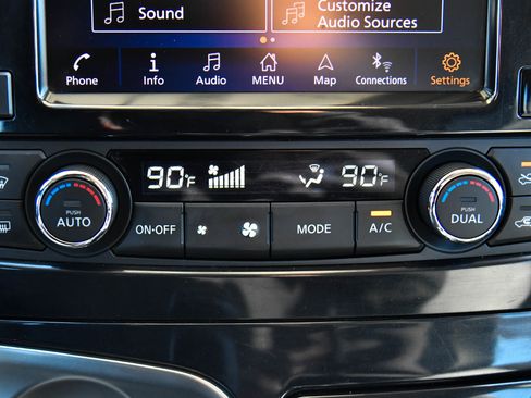 Used 2023 Nissan Maxima SV w/ Floor Mat Group FWD image 22