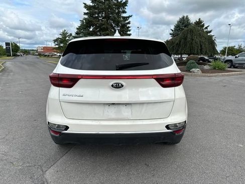 Used 2022 Kia Sportage LX AWD/4WD image 4