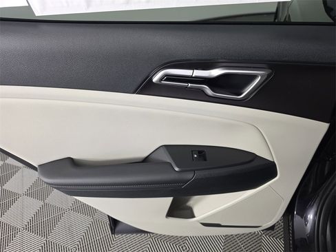 New 2026 Kia Sportage EX image 32